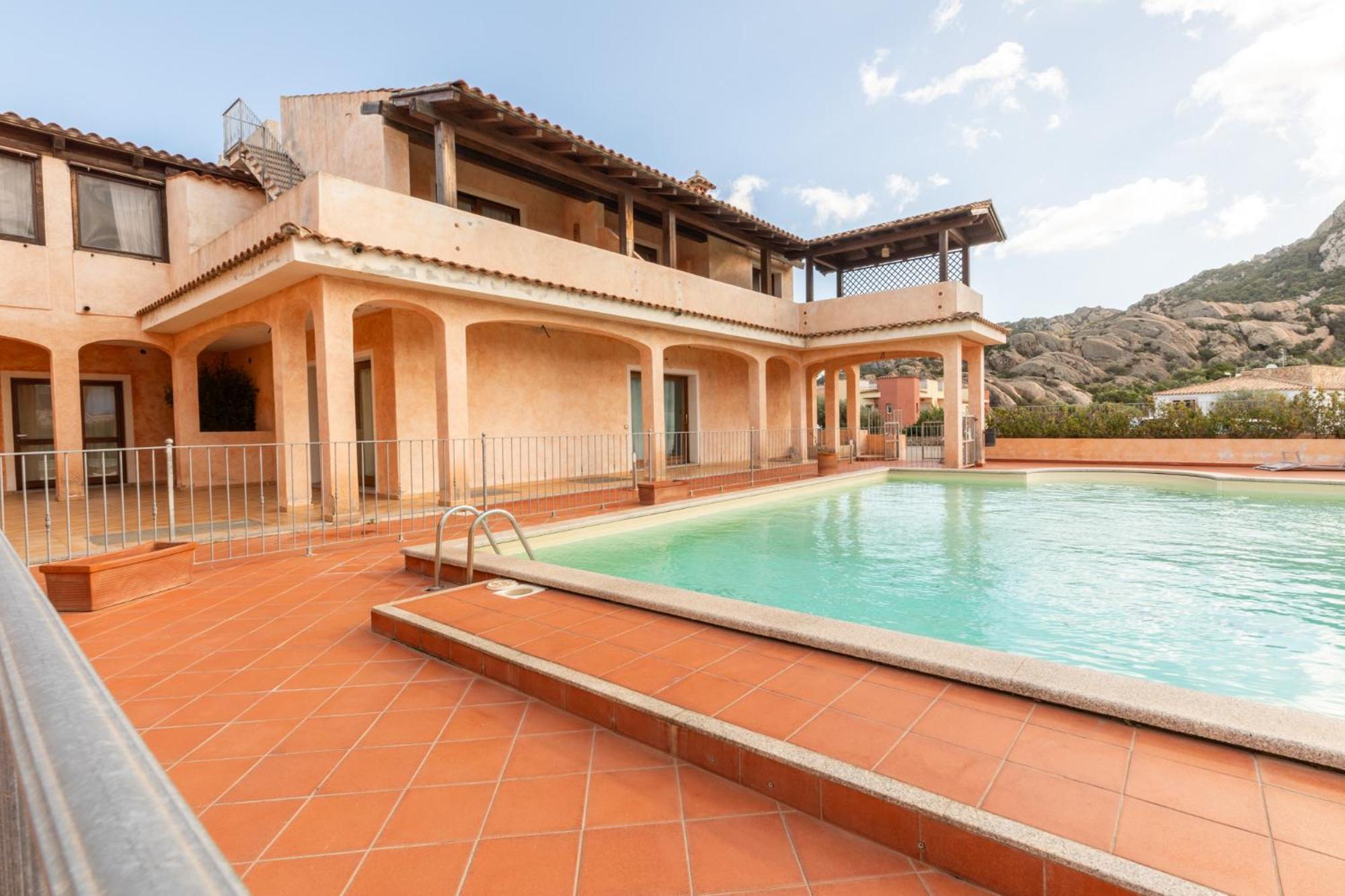 Nuovi Appartamenti Tri E Bilocali In Residence Con Piscina A Porto Cervo 800Mt Mare Liscia di Vacca Buitenkant foto
